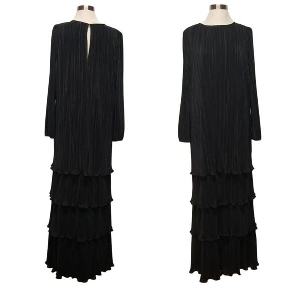 Pleated, Tiered, Maxi Dress - Picture 3 of 9